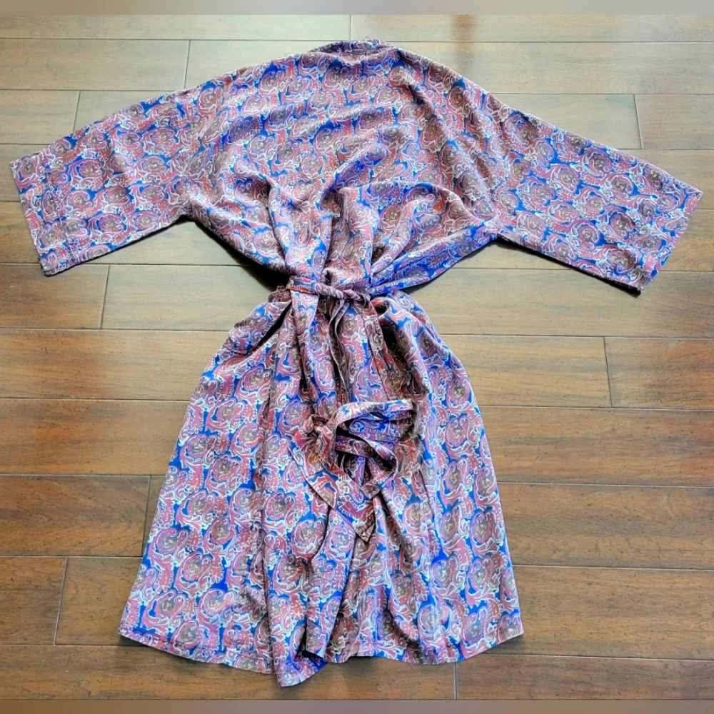 Silk Robe - Picture 2 of 6
